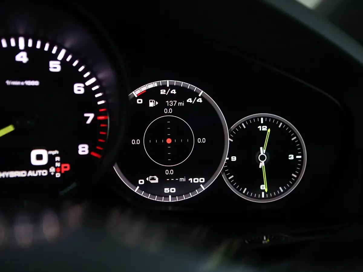 2022-porsche-cayenne-30-v6-e-hybrid-coupe-big-34