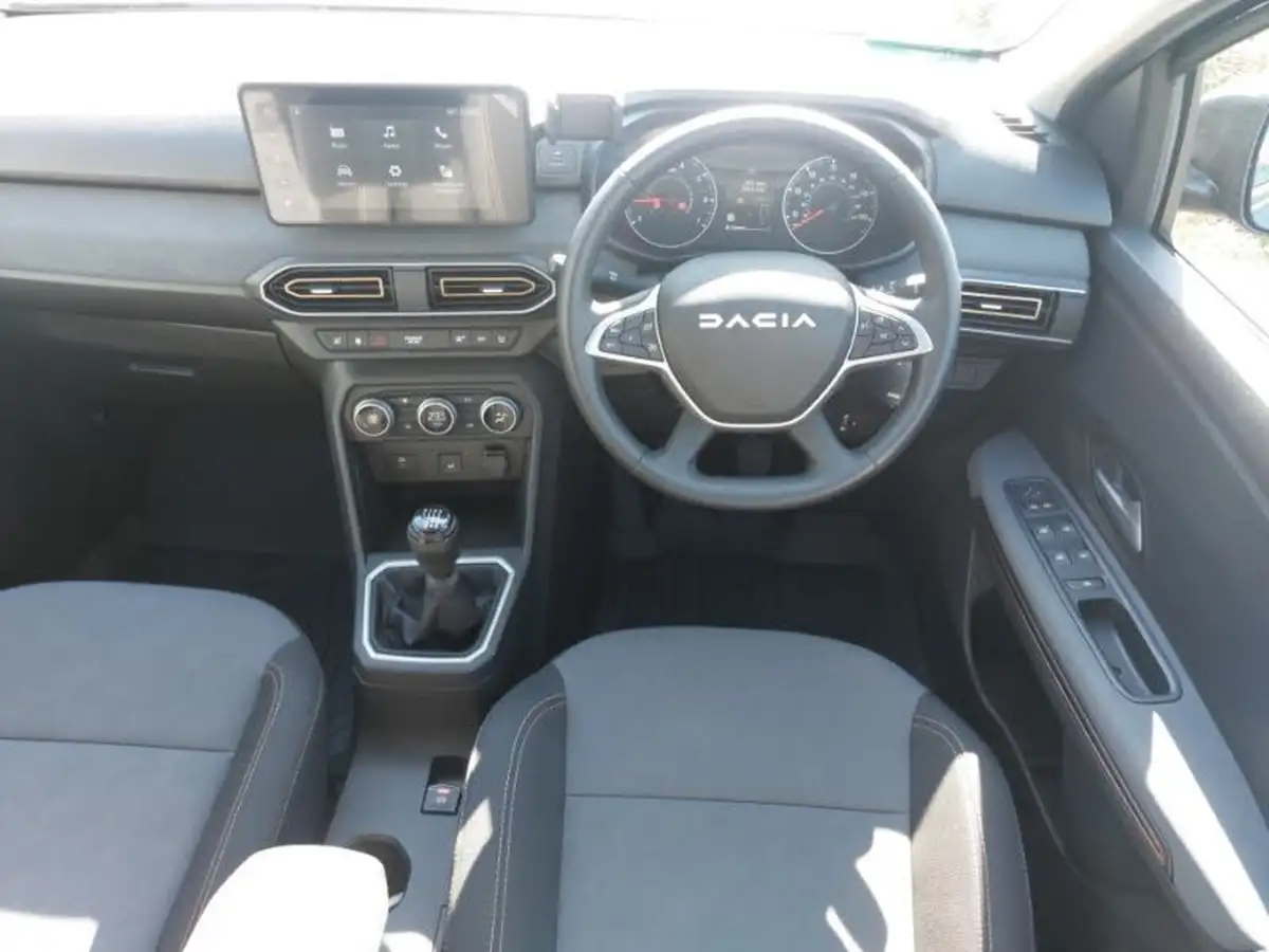 2024-dacia-sandero-stepway-10-tce-extreme-90bhp-big-6