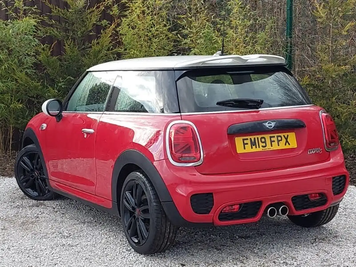 2019-mini-cooper-20-cooper-s-sport-189bhp-hatchback-3d-auto-big-1