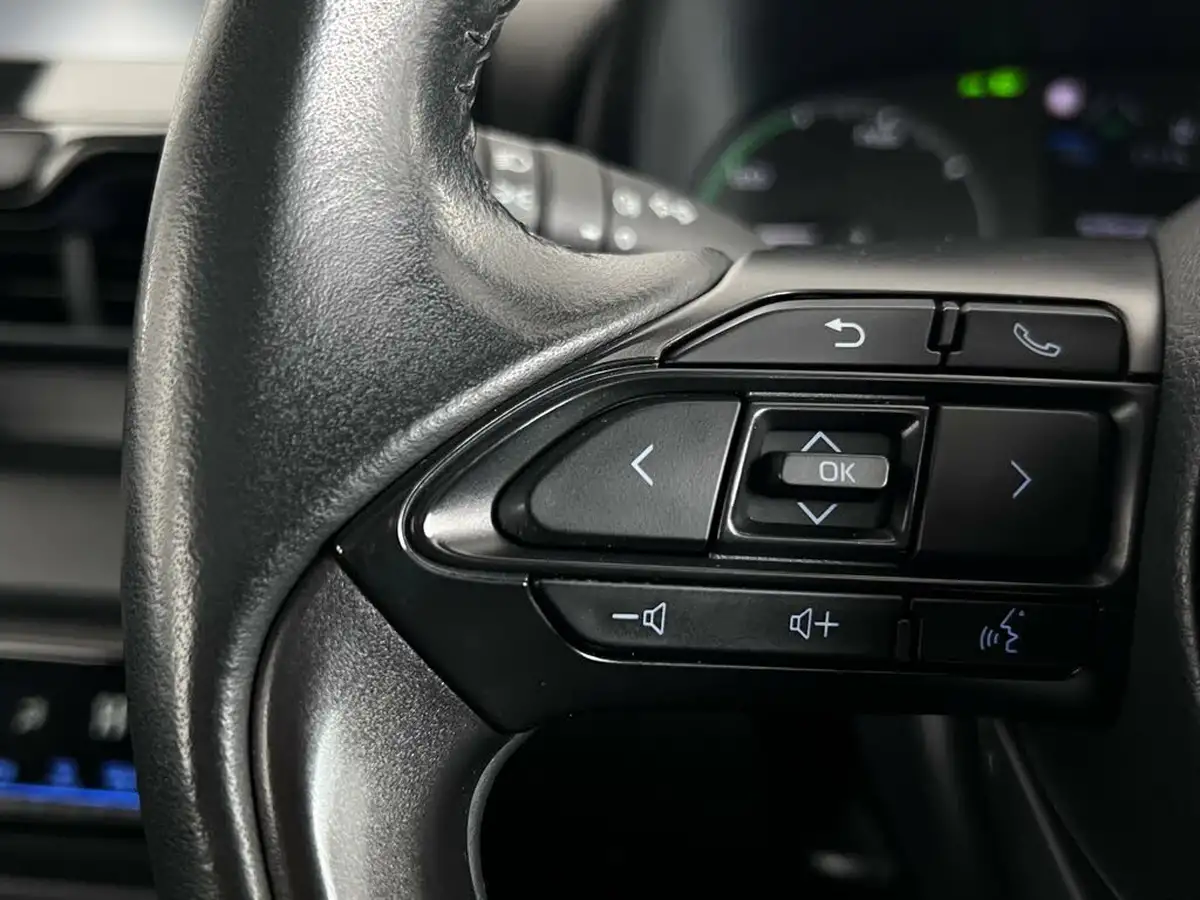 2021-toyota-yaris-15-vvt-i-icon-114bhp-hybrid-1490cc-e-cvt-big-16