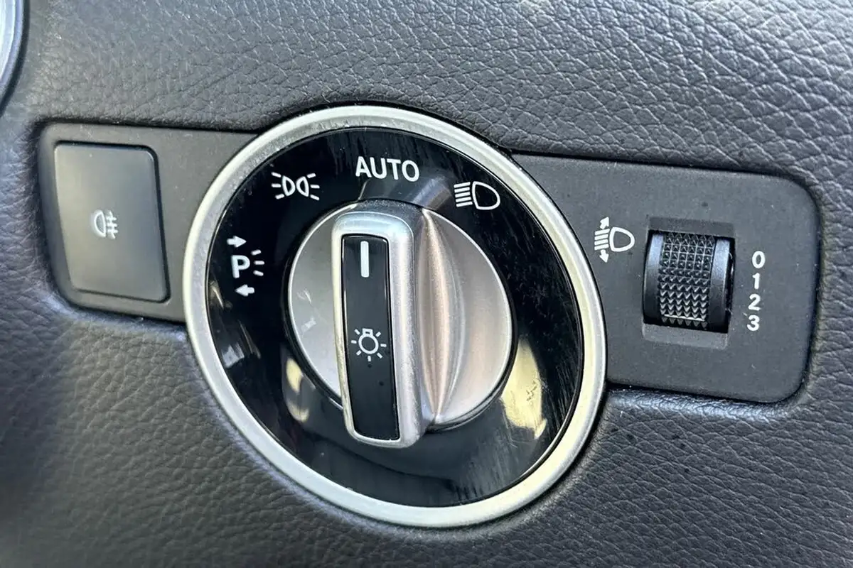 2014-audi-a4-avant-20td-se-technik-150ps-avant-multitronic-big-18