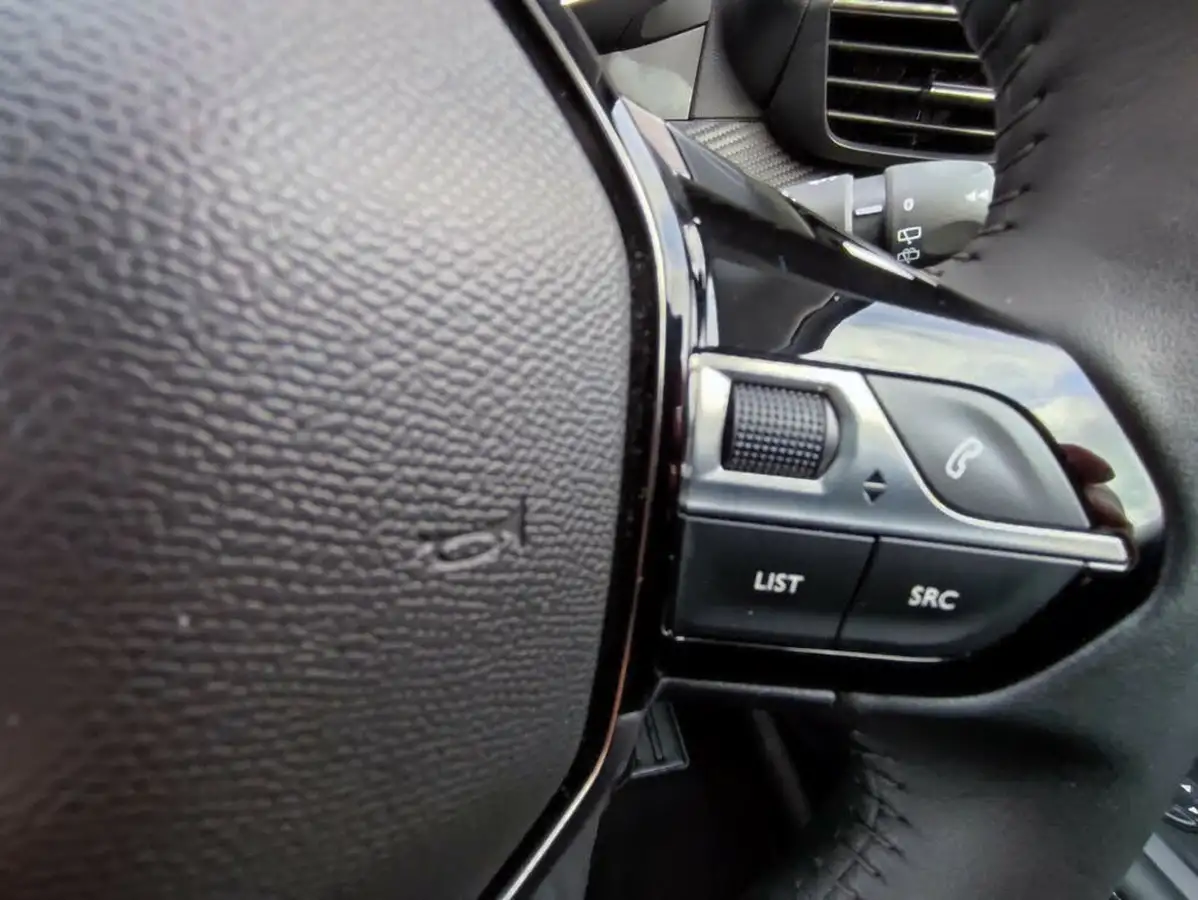 2022-peugeot-208-12-puretech-allure-premium-100bhp-big-20