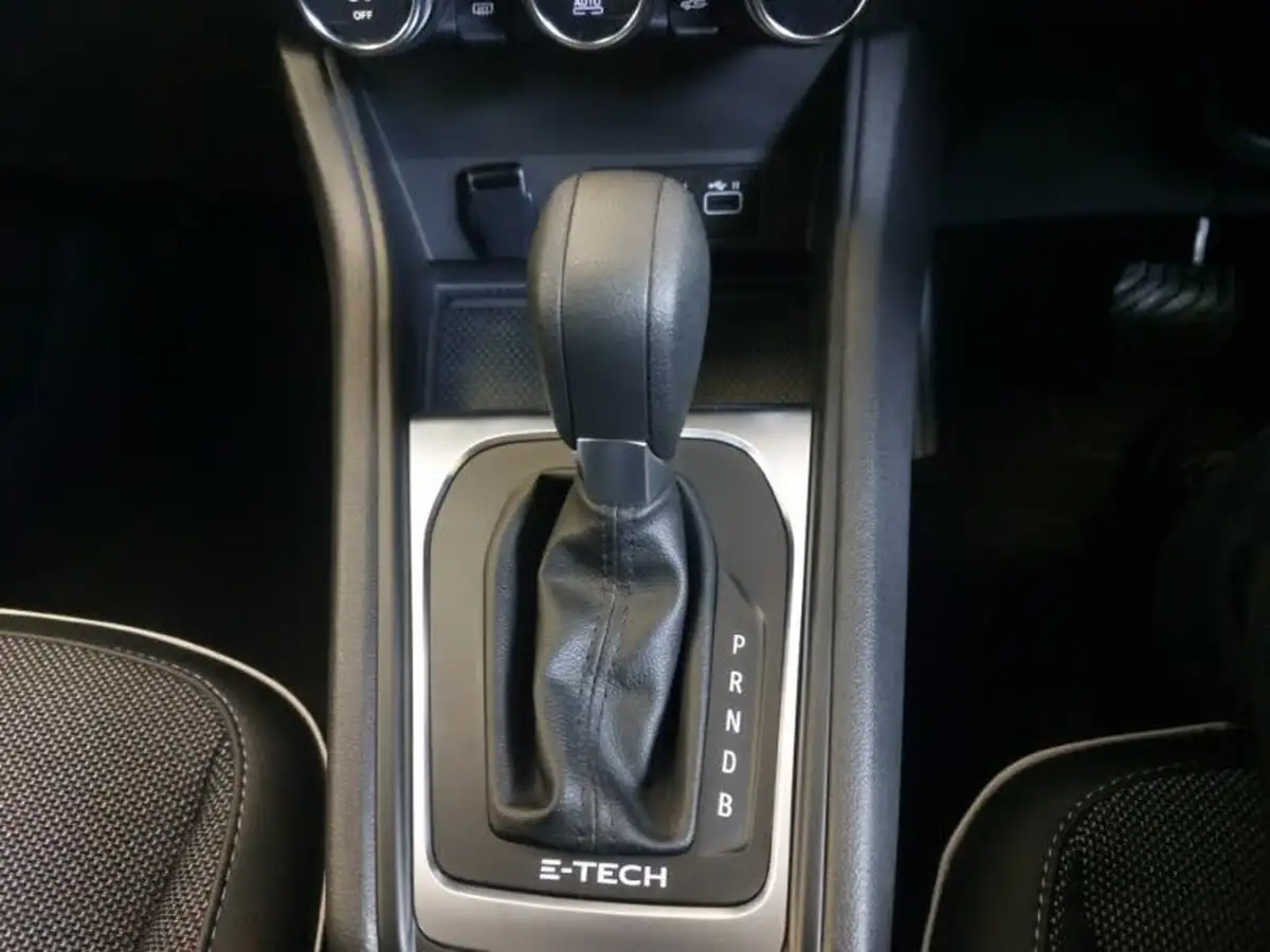 2023-renault-captur-16-techno-160ps-plug-in-big-11