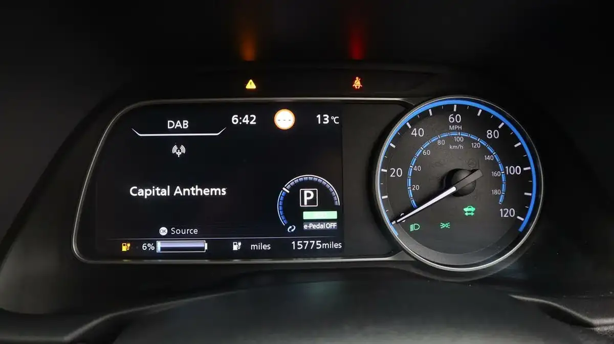 2022-nissan-leaf-e-acenta-big-10