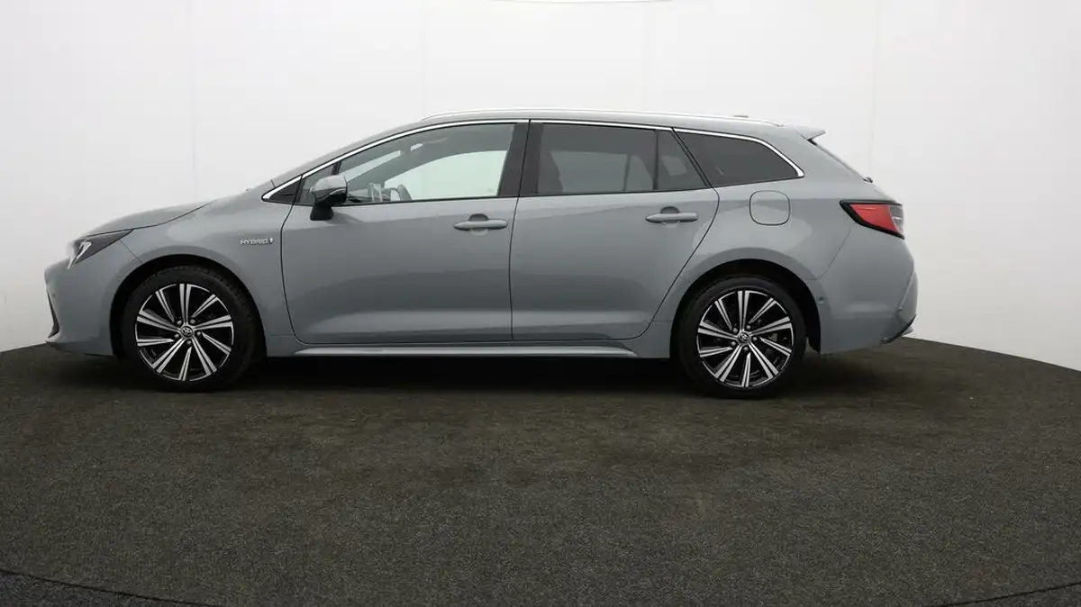 2021-toyota-corolla-18-vvt-i-design-trk-hatchback-5d-big-3