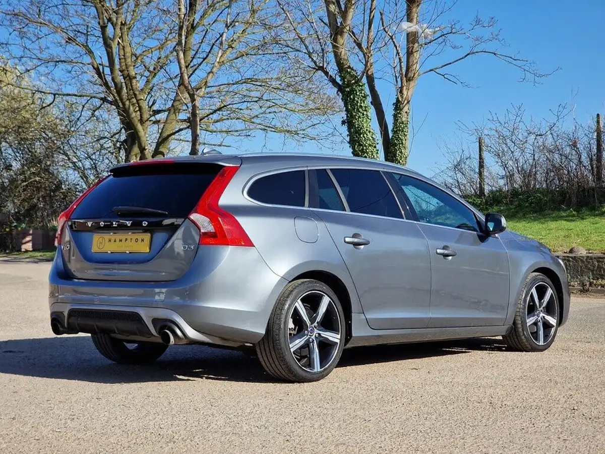 2017-volvo-v60-20td-d3-r-design-lux-geartronic-big-6