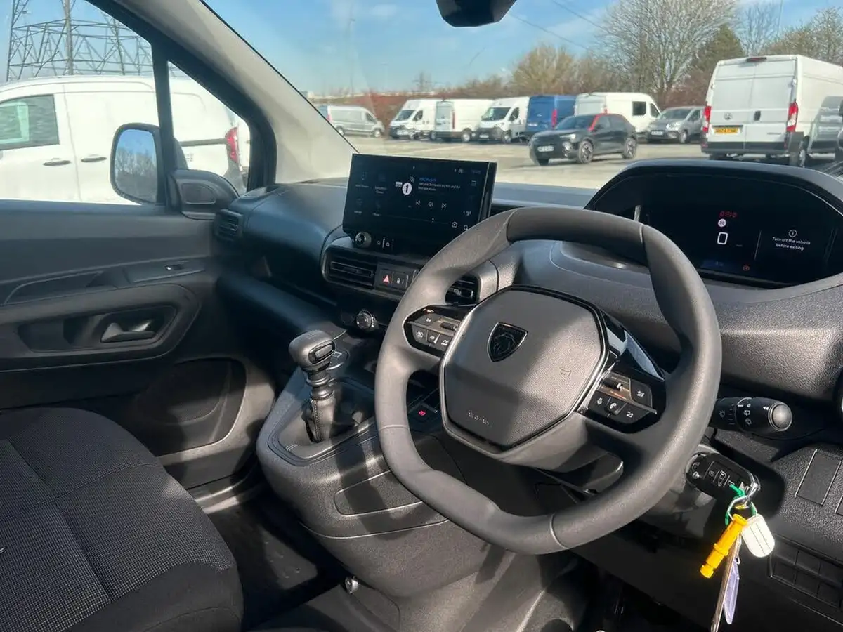 2024-peugeot-partner-15-bluehdi-professional-100pseu6d-big-4