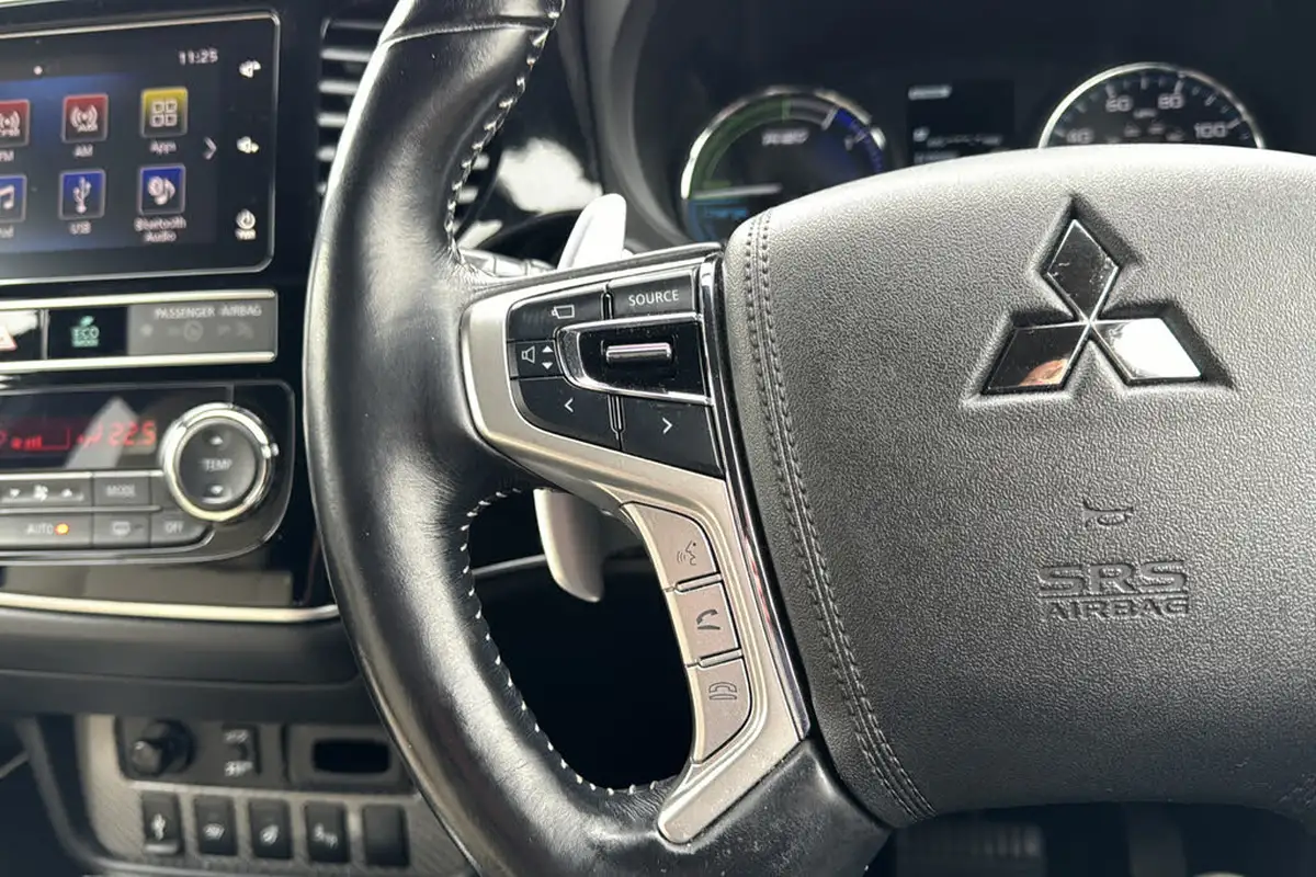 2019-mitsubishi-outlander-24-5h-phev-big-15