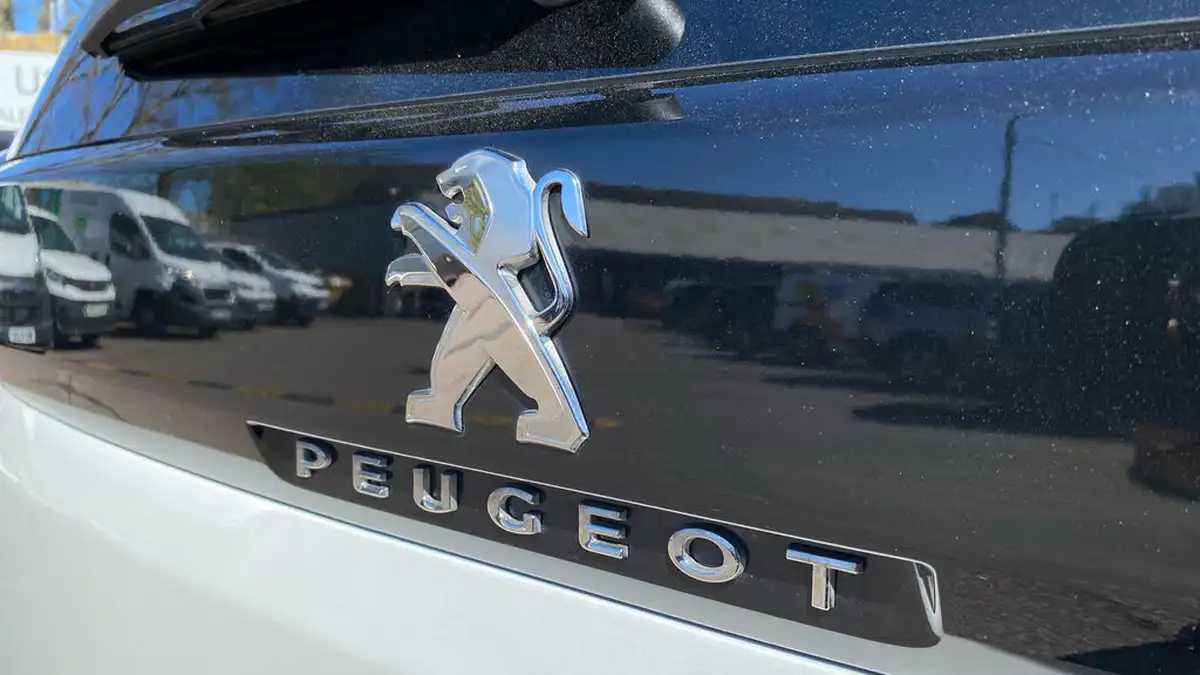 2024-peugeot-5008-suv-12-allure-premium-big-25