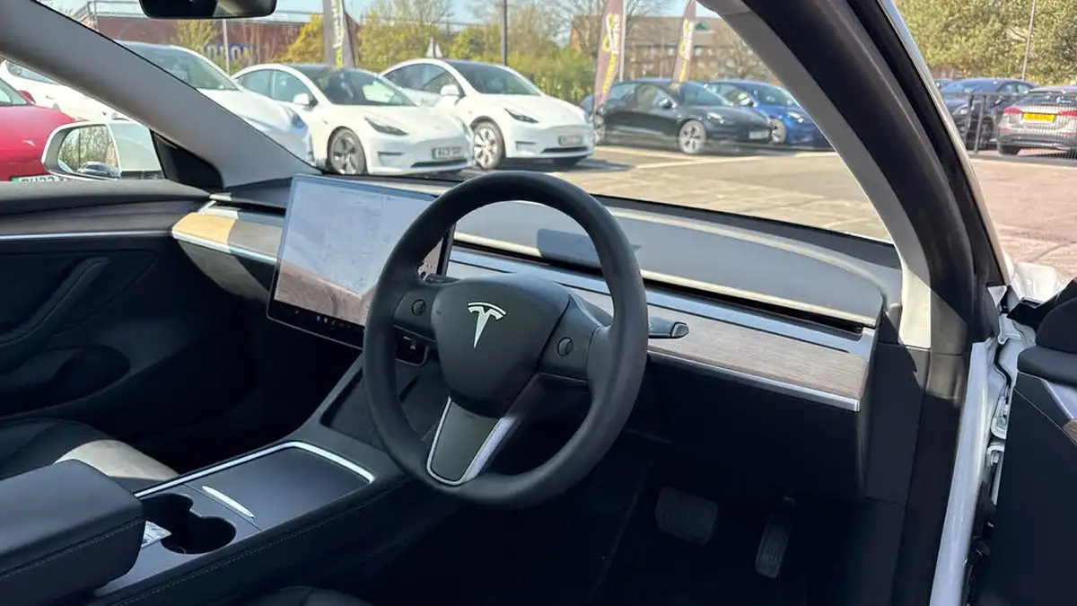 2021-tesla-model-3-e-long-range-awd-big-8