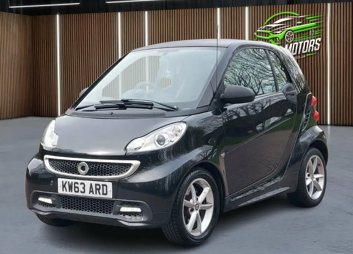 2013-smart-fortwo-10-edition-21-coupe-big-2