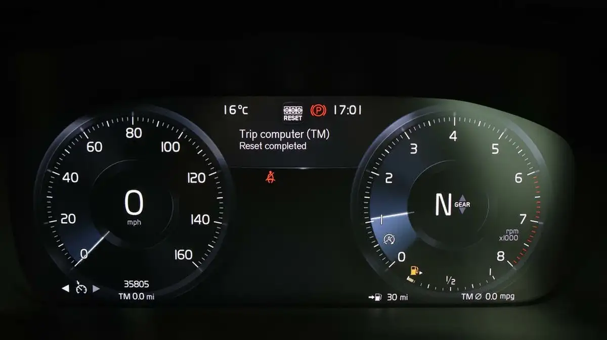 2020-volvo-xc40-15-t3-r-design-big-9