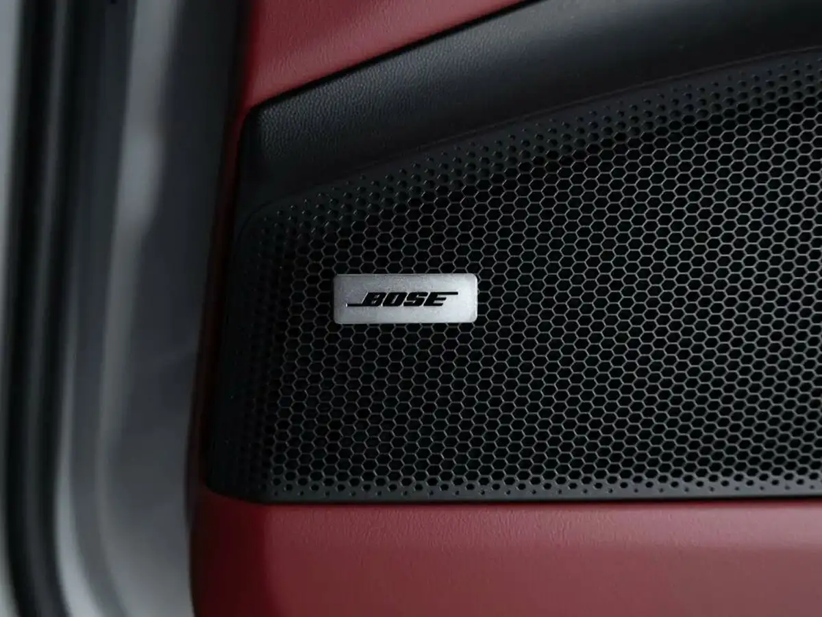 2024-porsche-macan-e-4-electric-big-27