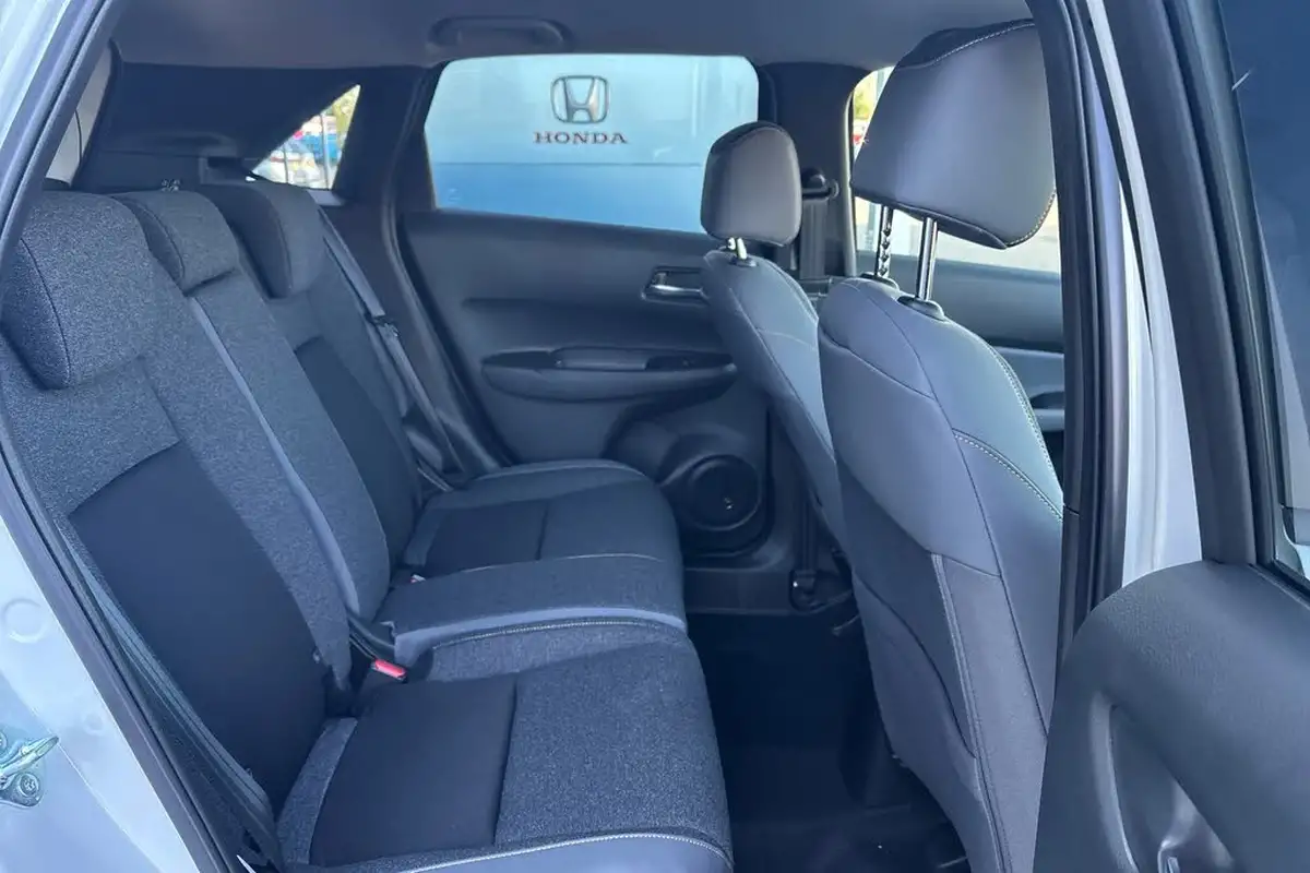 2024-honda-jazz-15-i-mmd-advance-sport-big-25