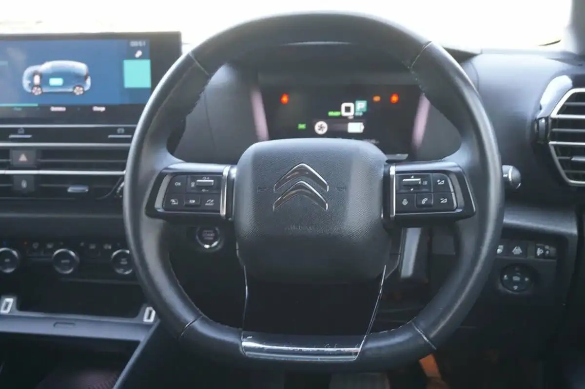 2022-citroen-c4-e-shine-plus-big-14