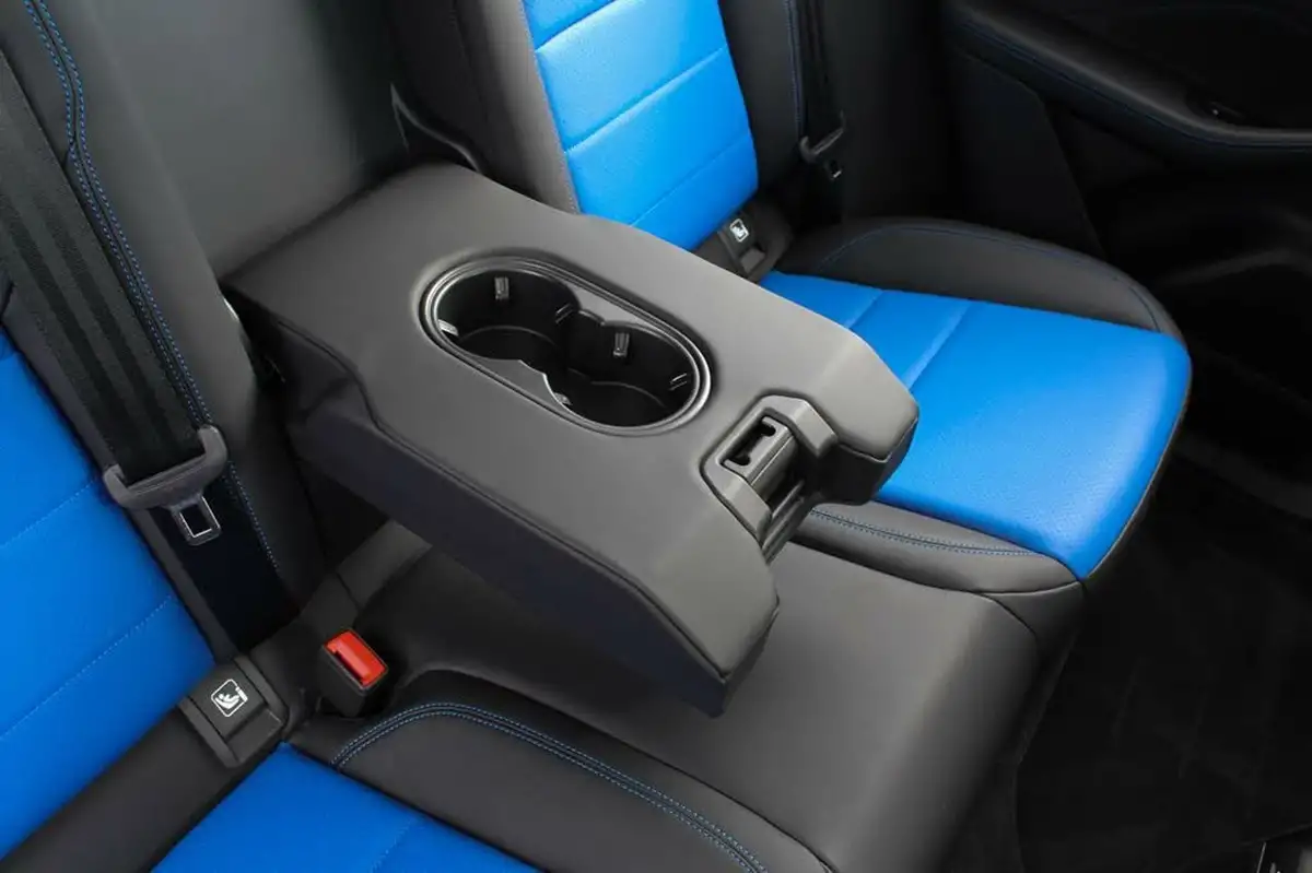 2024-porsche-macan-e-turbo-electric-big-21