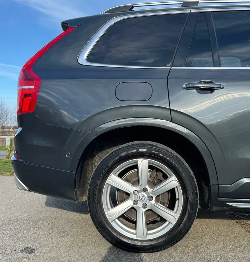 2017-volvo-xc90-20-t8-momentum-momentum-hybrid-auto-big-37