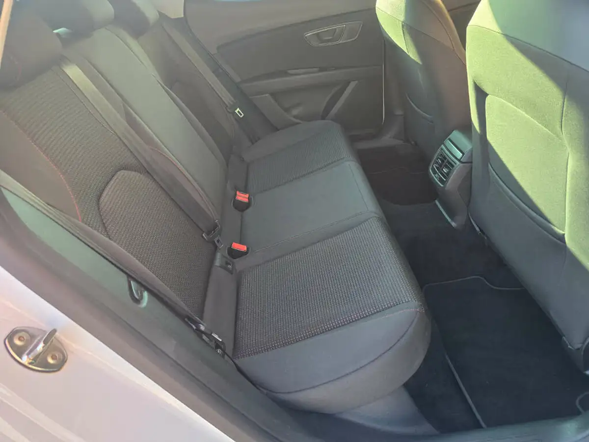 2019-seat-leon-15-tsi-evo-fr-black-edition-150ps-hatchback-big-62