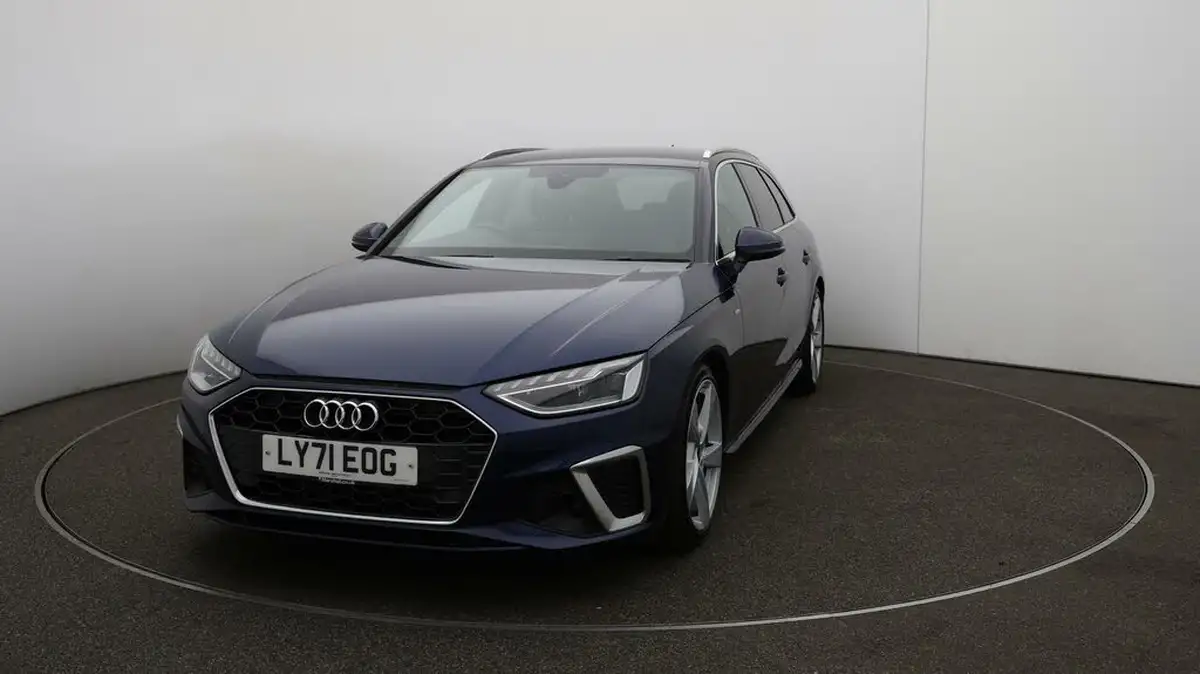 2022-audi-a4-avant-20-35-tfsi-s-line-tronic-big-32