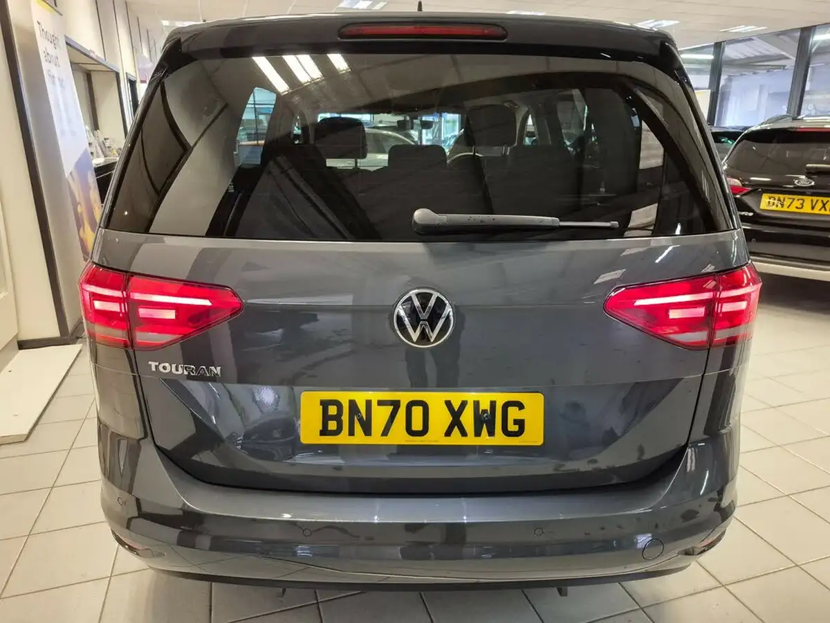 2020-volkswagen-touran-15-tsi-sel-dsg-big-5