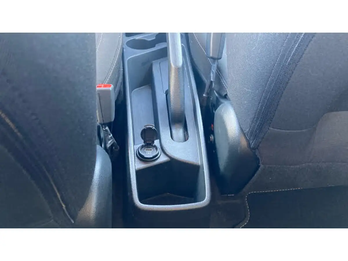 2024-hyundai-i10-12-premium-79ps-auto-big-24