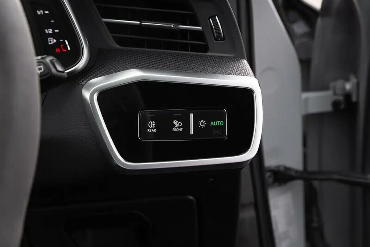 2022-audi-rs6-avant-40-tfsi-carbon-black-big-18