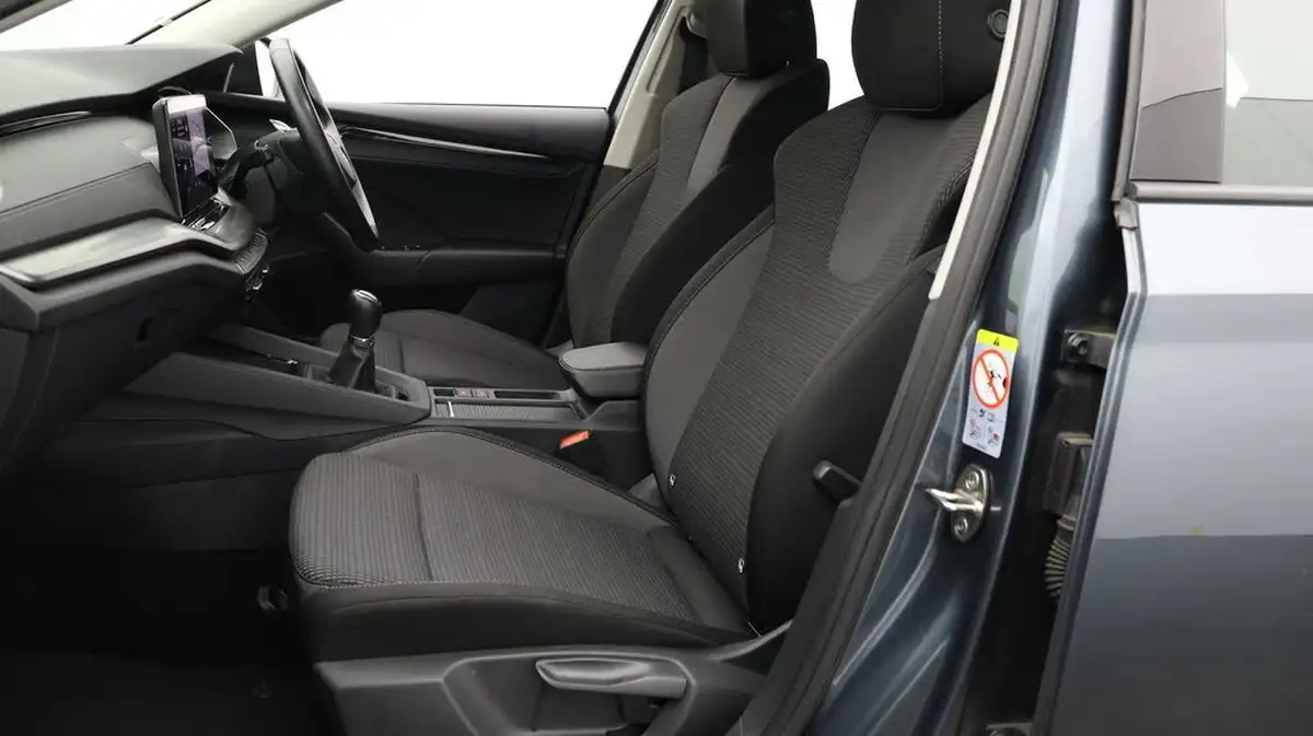2021-skoda-octavia-10-tsi-se-technology-estate-big-13