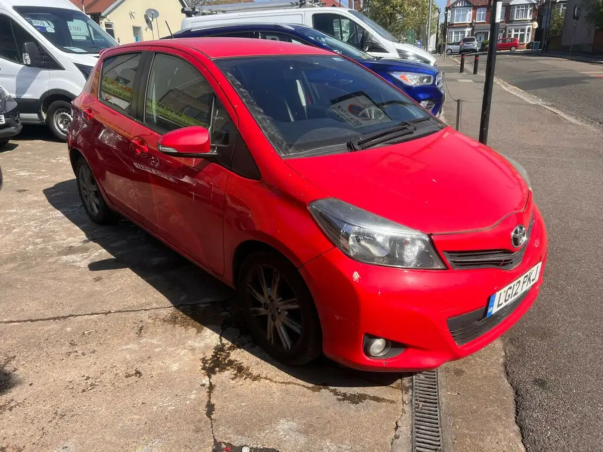 2012-toyota-yaris-133-sr-5d-m-drive-s-big-2