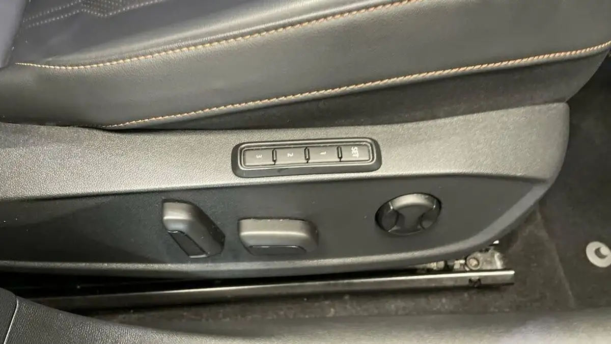 2024-cupra-formentor-14-e-hybrid-vz2-big-23