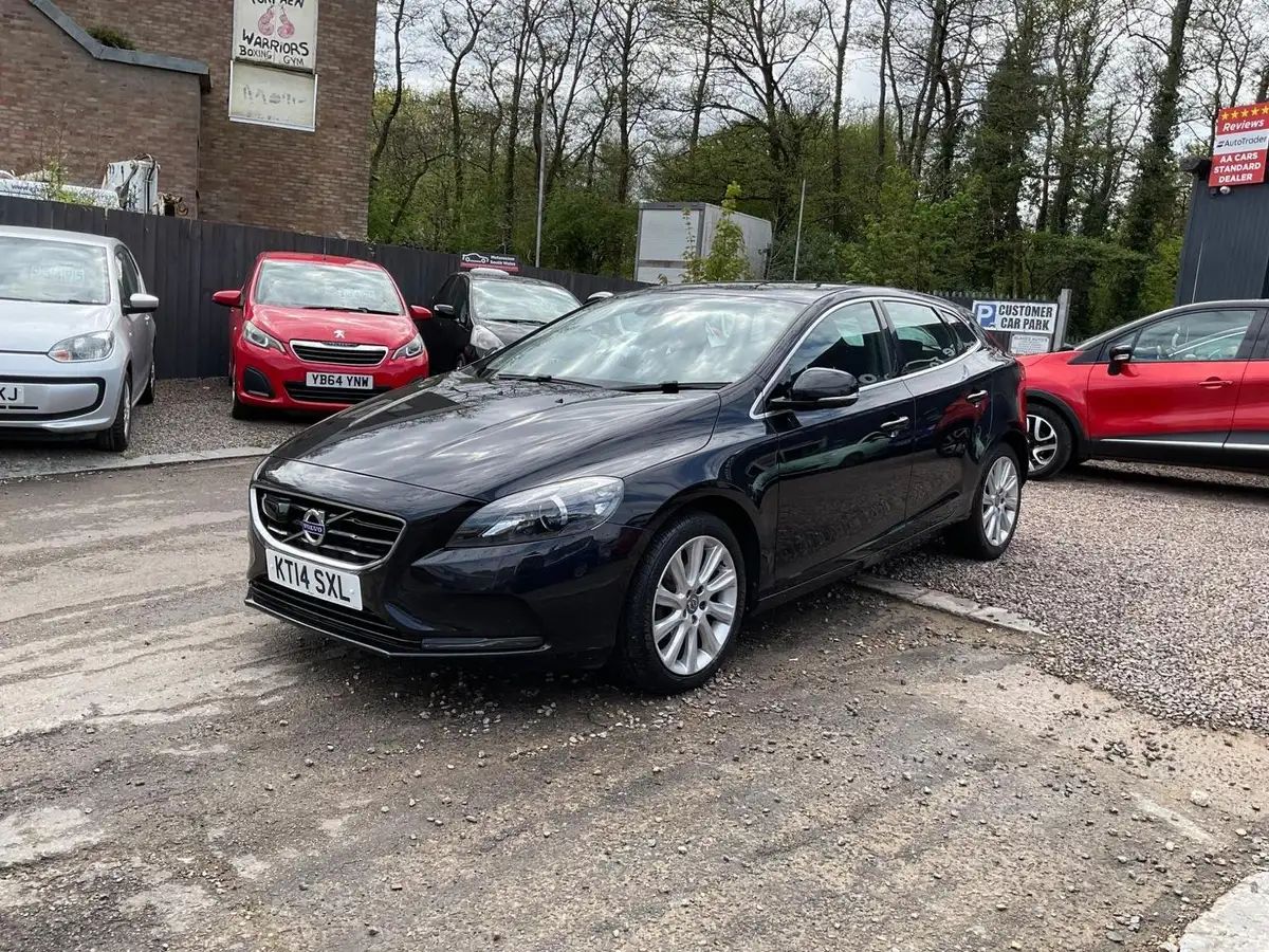 2014-volvo-v40-16td-d2-se-lux-big-34