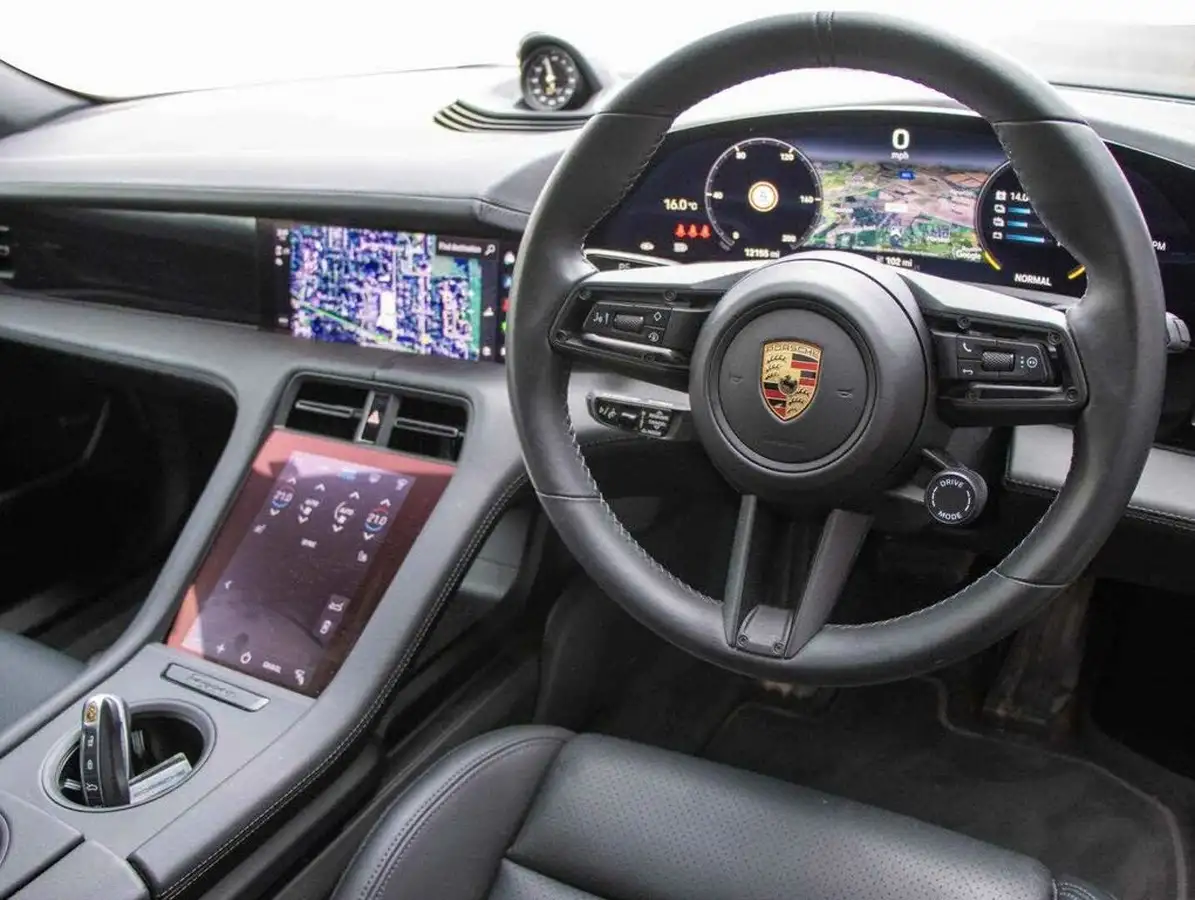 2023-porsche-taycan-e-4-cross-turismo-big-8