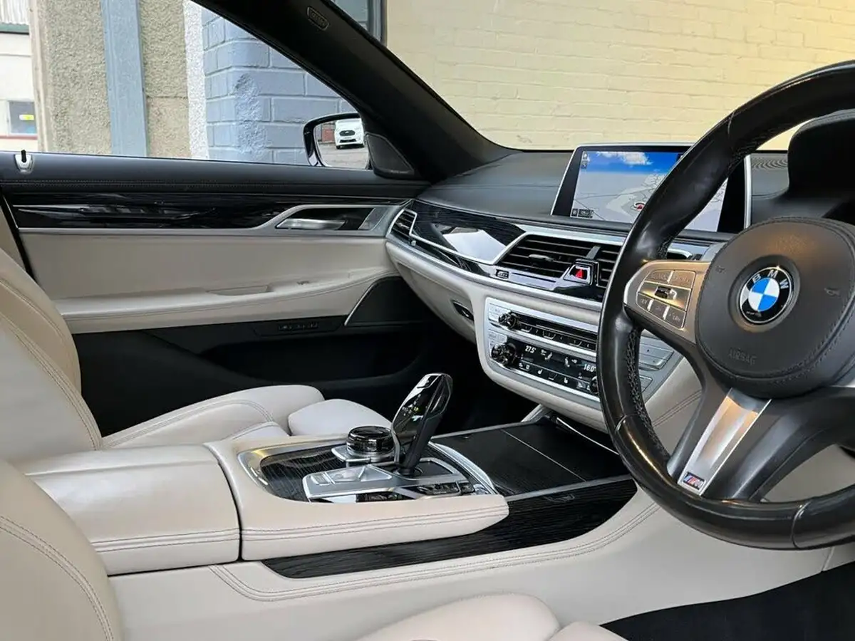 2021-bmw-7-series-30td-730d-m-sport-big-34
