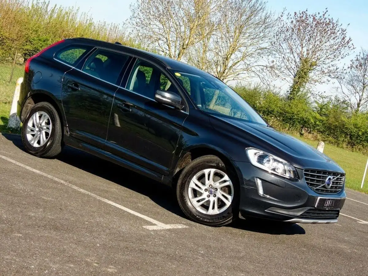 2017-volvo-xc60-24td-d4-se-geartronic-big-1