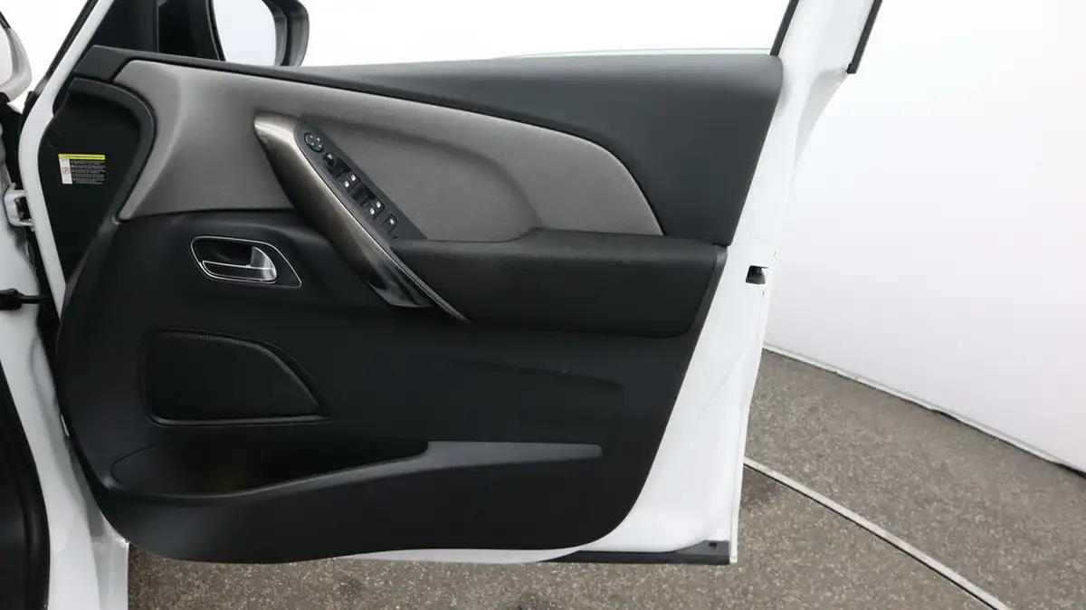 2022-citroen-grand-c4-spacetourer-12-puretech-sense-eat8-big-15