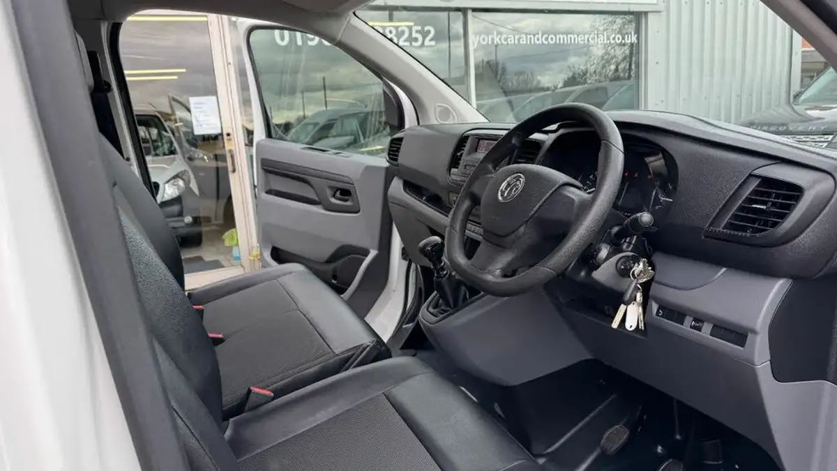 2019-vauxhall-vivaro-15td-2900-l2h1-dynamic-big-29