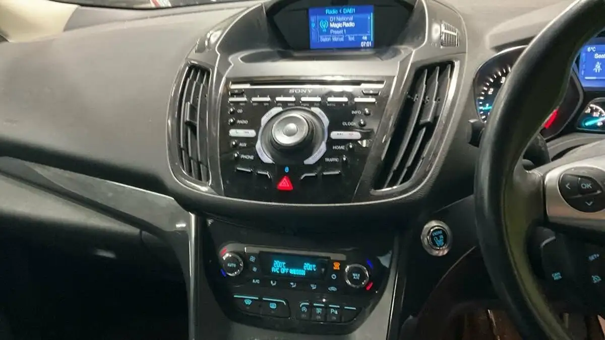 2014-ford-kuga-16-titanium-150ps-ss-big-4