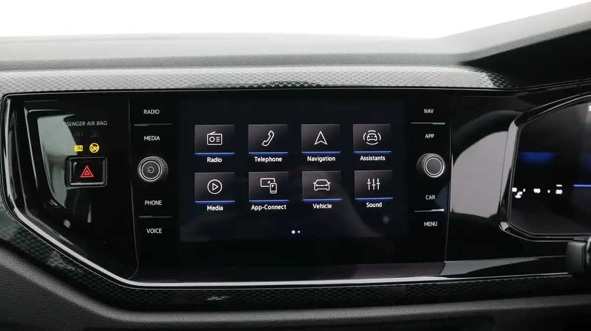 2024-volkswagen-polo-10-tsi-life-big-11