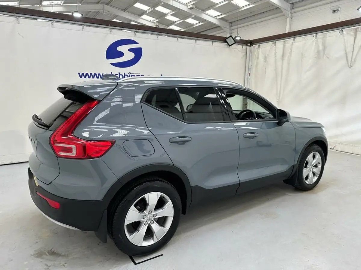 2019-volvo-xc40-20td-d3-momentum-big-6