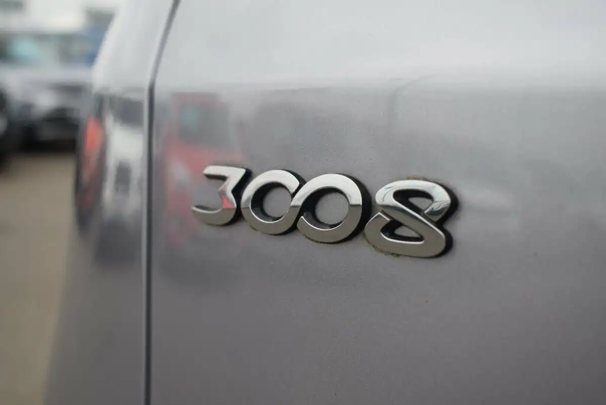 2019-peugeot-3008-suv-12-puretech-allure-big-16