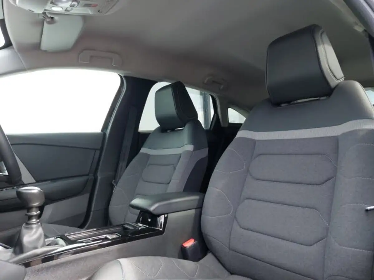 2022-citroen-c4-15bluehdi-c-series-edition-110ps-big-4