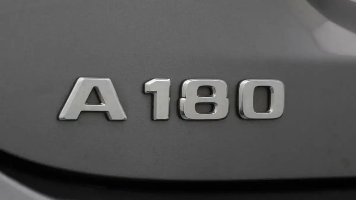 2021-mercedes-benz-a-class-13-a180-amg-line-hatchback-5d-7g-dct-big-21