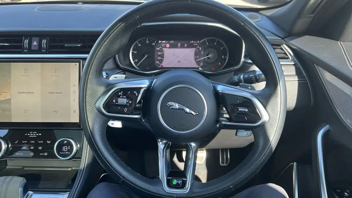 2022-jaguar-f-pace-20-p250-r-dynamic-black-big-24