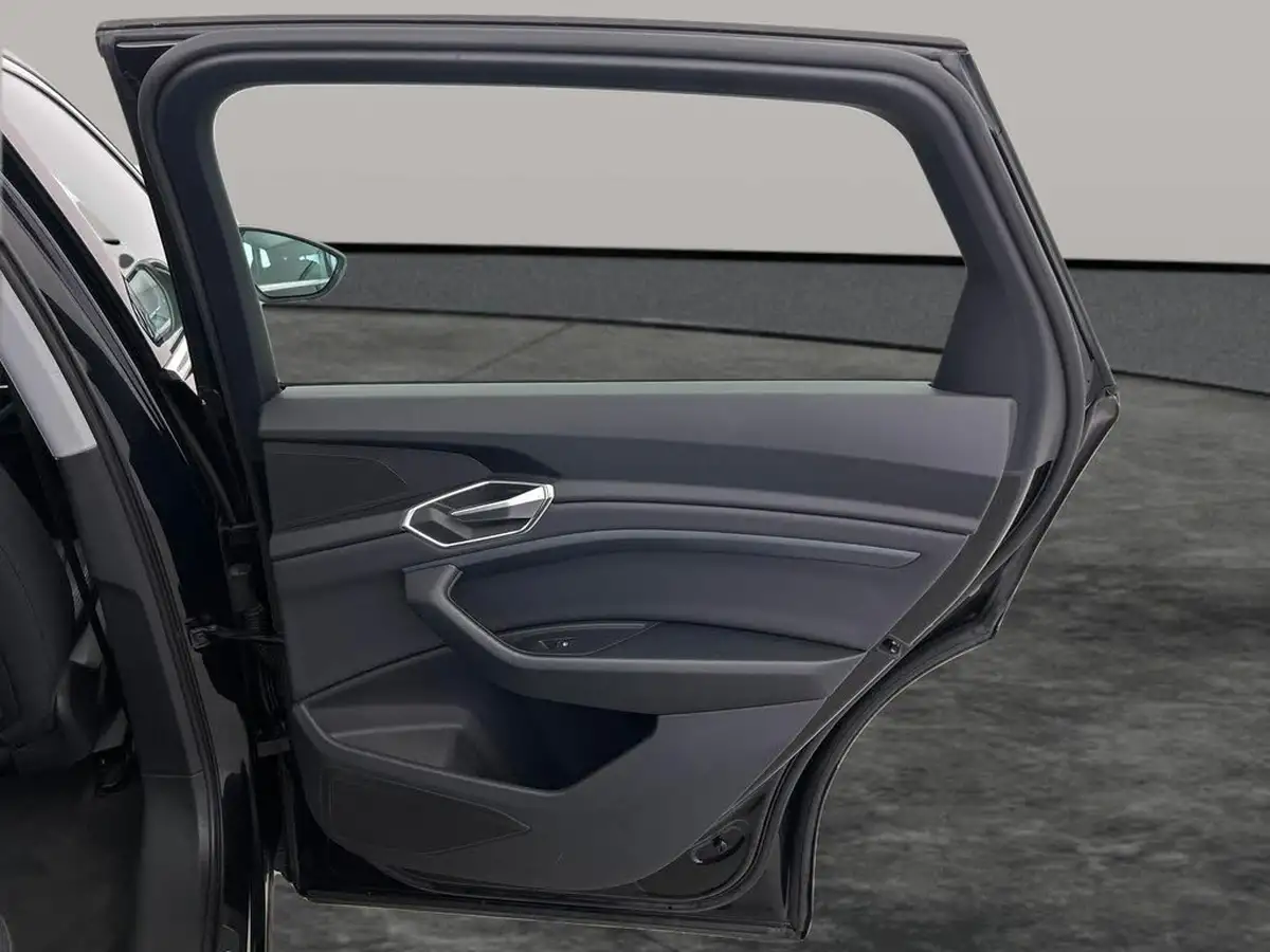 2022-audi-e-tron-55e-technik-station-wagon-big-20