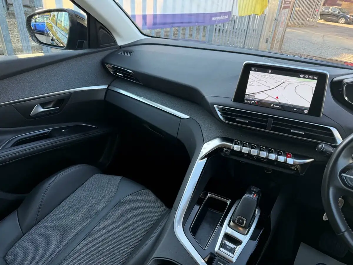 2020-peugeot-5008-suv-12-puretech-allure-eat8-big-31