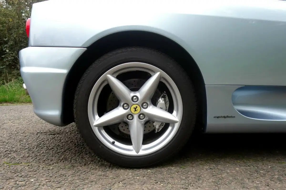 2002-ferrari-360-36-spider-big-14