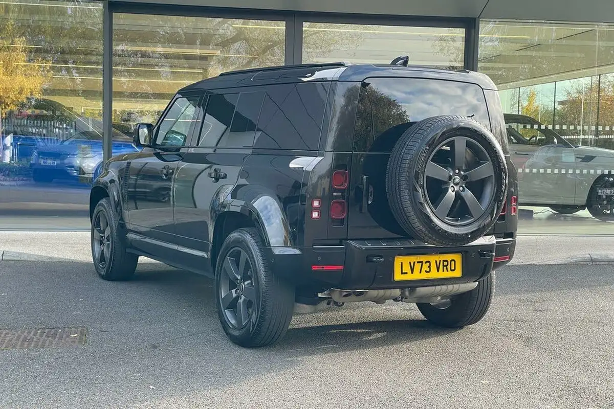 2023-land-rover-110-defender-30-d300-hard-top-x-dynamic-hse-110-big-61