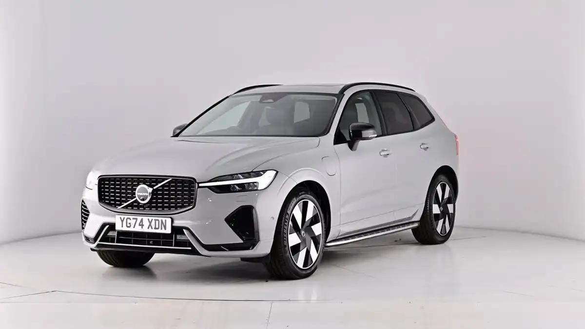 2024-volvo-xc60-20-t8-ultimate-dark-big-57