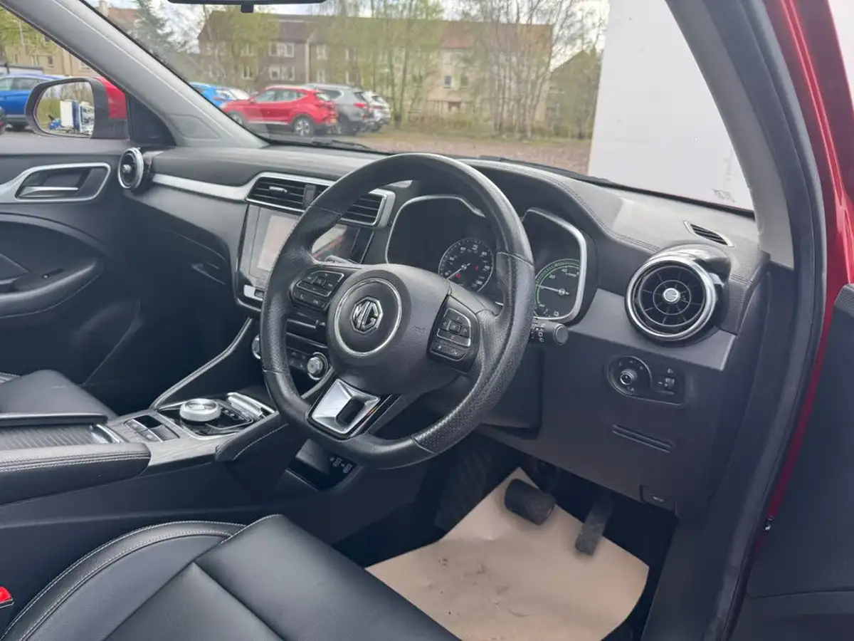 2020-mg-zs-suv-e-exclusive-ev-big-10