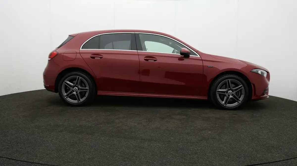 2021-mercedes-benz-a-class-13-a250e-amg-line-hatchback-5d-big-32