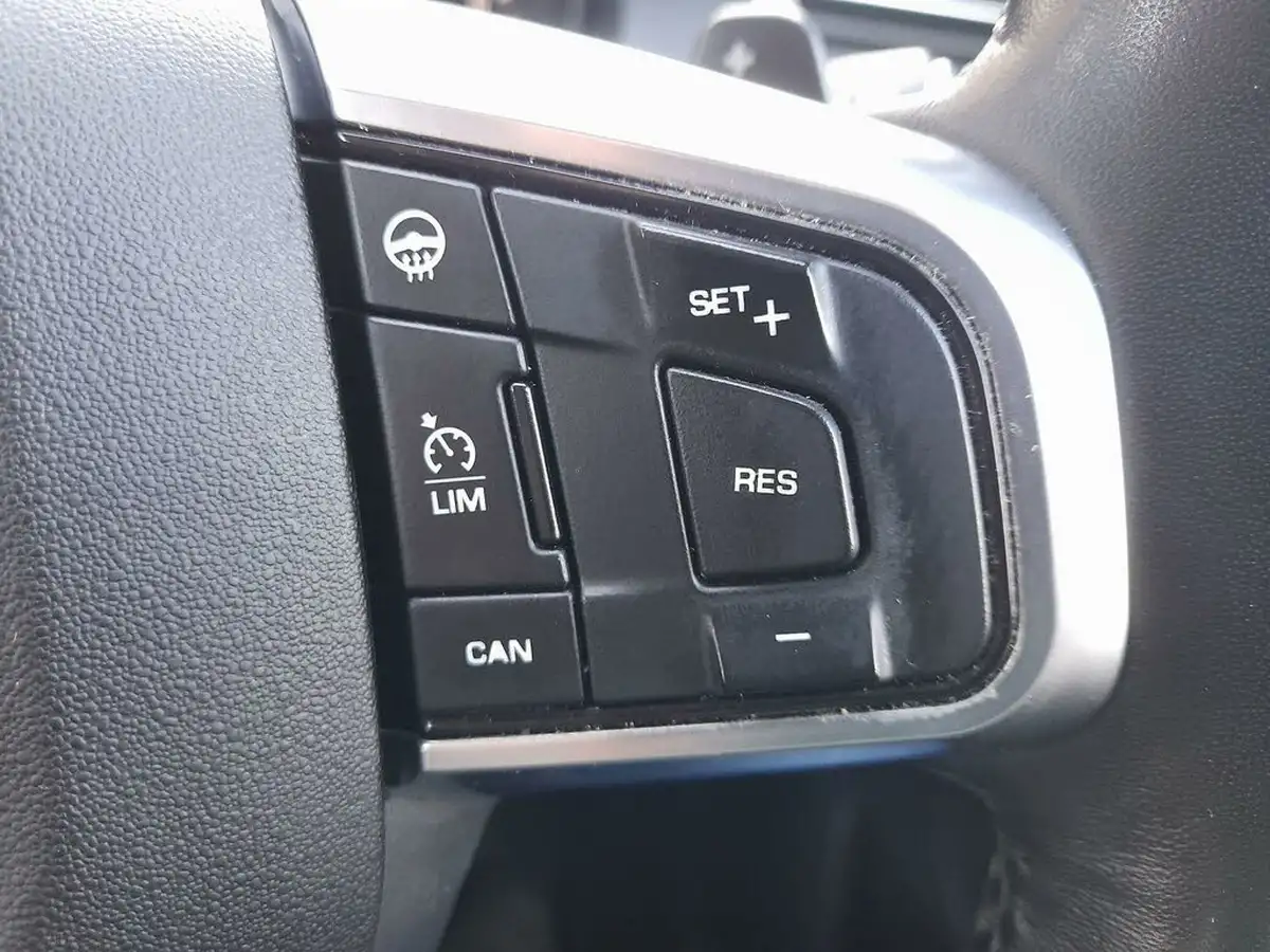 2018-land-rover-discovery-sport-20-si4-se-tech-big-34